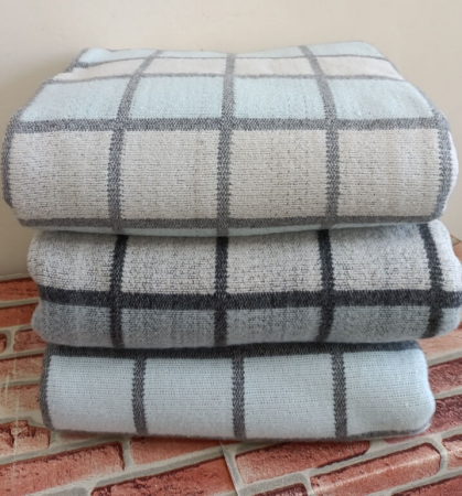 Одеяло полушерстяное 50% шерсть, 50% пэ 400гр. ОПШ-1 / расцветки в ассортименте