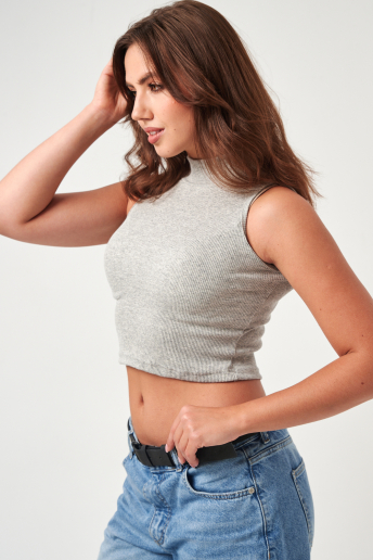 Женский топ 52714  укороченный с горлом / серый