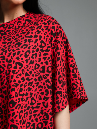 Женская футболка Ирбис / Красный