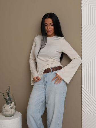 Женский лонгслив мод.2028 / Молоко