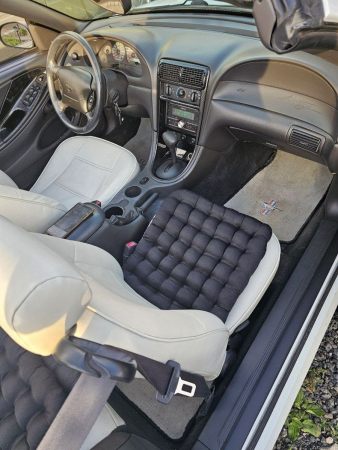 Подушка автомобильная на сиденье "АВТО-БИО" 50x45 / черная