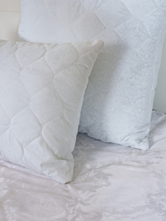 Подушка "Силиконизированное волокно" ажурный полиэстер