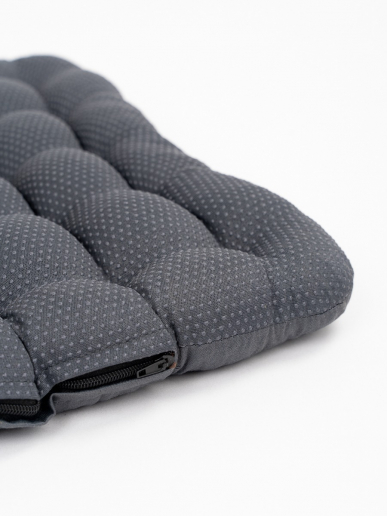 Подушка в автомобиль с гречневой лузгой с ПВХ нанесением арт. APG25 / Графит