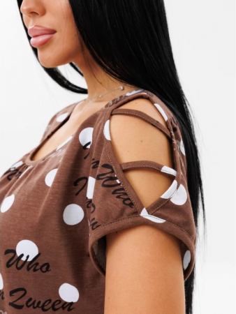 Женское платье Пл-82(К) / Коричневый (горох + надписи)