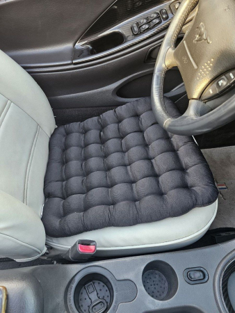 Подушка автомобильная на сиденье "АВТО-БИО" 50x45 / черная