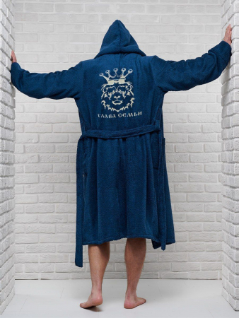 Мужской халат махровый с капюшоном / темно-синий с вышивкой