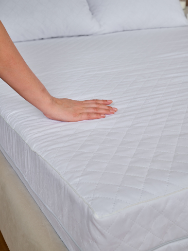 Чехол на матрац стеганный / Белый
