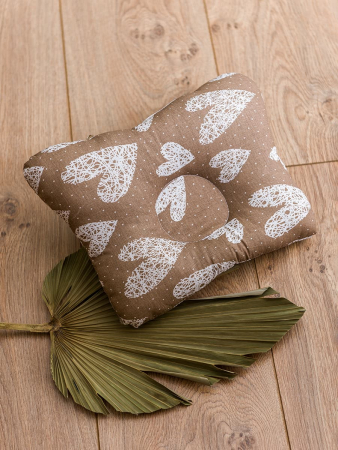 Подушка малютка "Вязаные сердечки"