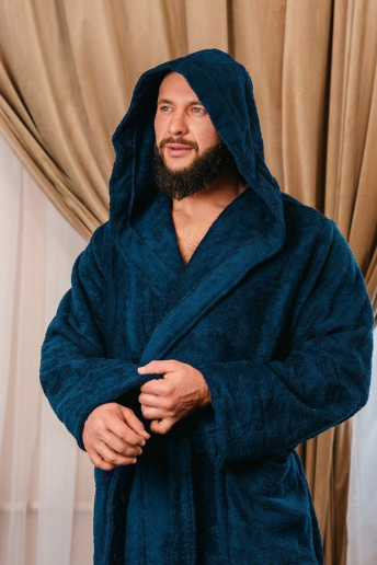 Мужской халат махровый с капюшоном / темно-синий с вышивкой