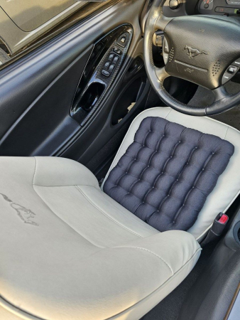 Подушка автомобильная на сиденье "АВТО-БИО" 40x40 / темно-серая