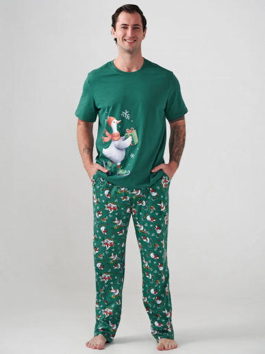 Мужская пижама "Зимние забавы" 2410-К / Зеленый