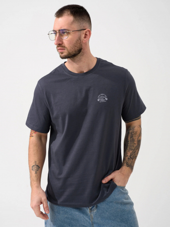 Мужская футболка "Горы зовут" 2438-К / Графит