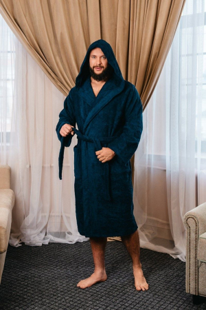 Мужской халат махровый с капюшоном / темно-синий с вышивкой