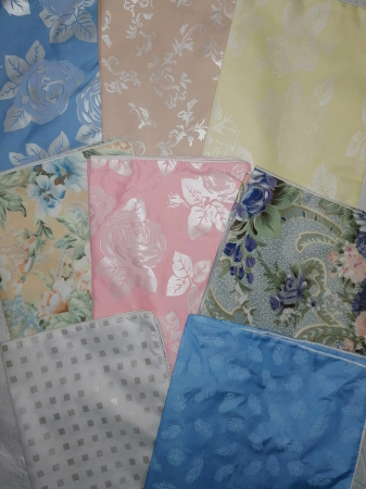 Наперник из тика на молнии с кантом / AV