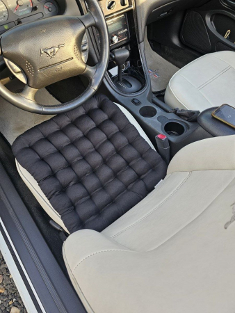 Подушка автомобильная на сиденье "АВТО-БИО" 50x45 / черная