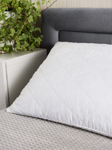 Подушка стеганая "Очарование" / белая