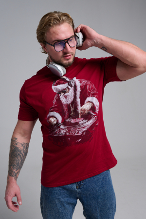 Мужская футболка 8581 / бордо+диско дедМ