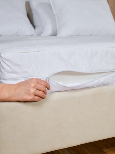 Чехол на матрац стеганный / Белый