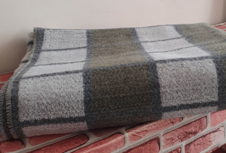 Одеяло полушерстяное 50% шерсть, 50% пэ 500гр. ОПШ-2 / расцветки в ассортименте