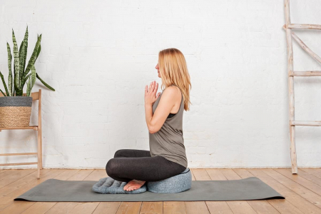 Болстер для йоги круглый "релакс" / бордо