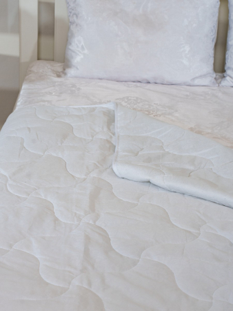 Одеяло всесезонное "Силиконизированное волокно" ажурный полиэстер