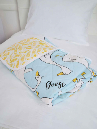 Покрывало стеганое детское поплин / Гусь-обнимусь (мята)