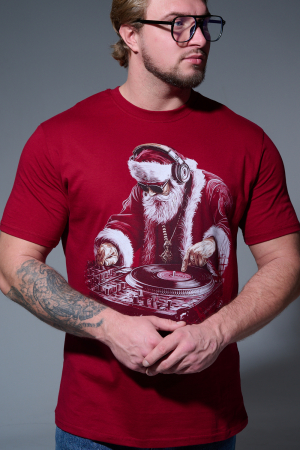 Мужская футболка 8581 / бордо+диско дедМ