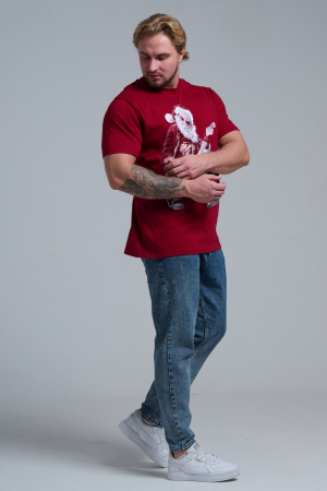 Мужская футболка 8581 / бордо+Д мороз с гитарой