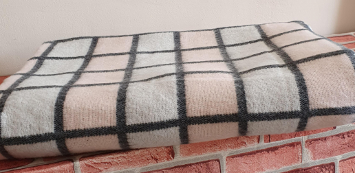 Одеяло полушерстяное 50% шерсть, 50% пэ 500гр. ОПШ-2 / расцветки в ассортименте