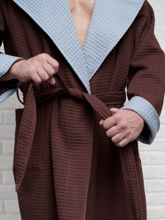 Мужской вафельный халат с капюшоном двухцветный / темный шоколад