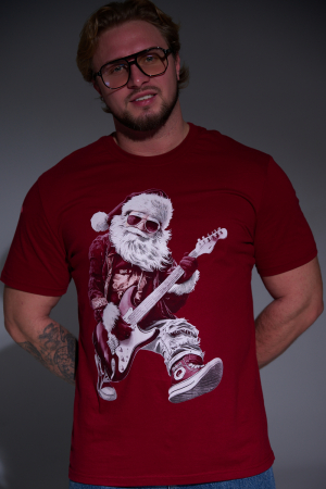 Мужская футболка 8581 / бордо+Д мороз с гитарой