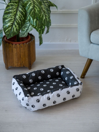 Лежак для кошек и собак / лапки, черные