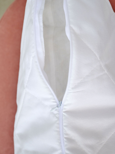 Наперник микрофибра стеганный на молнии 70x70