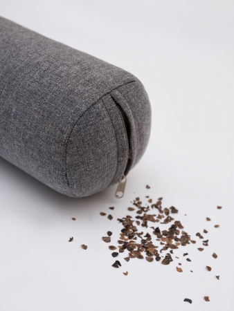 Валик ортопедический массажный для спины и поясницы с лузгой гречихи / серый