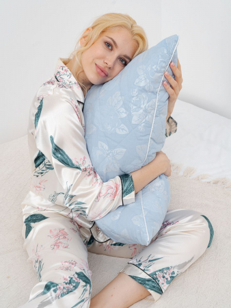 Подушка стеганая "Очарование" / голубая