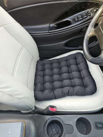 Подушка автомобильная на сиденье "АВТО-БИО" 40x40 / черная